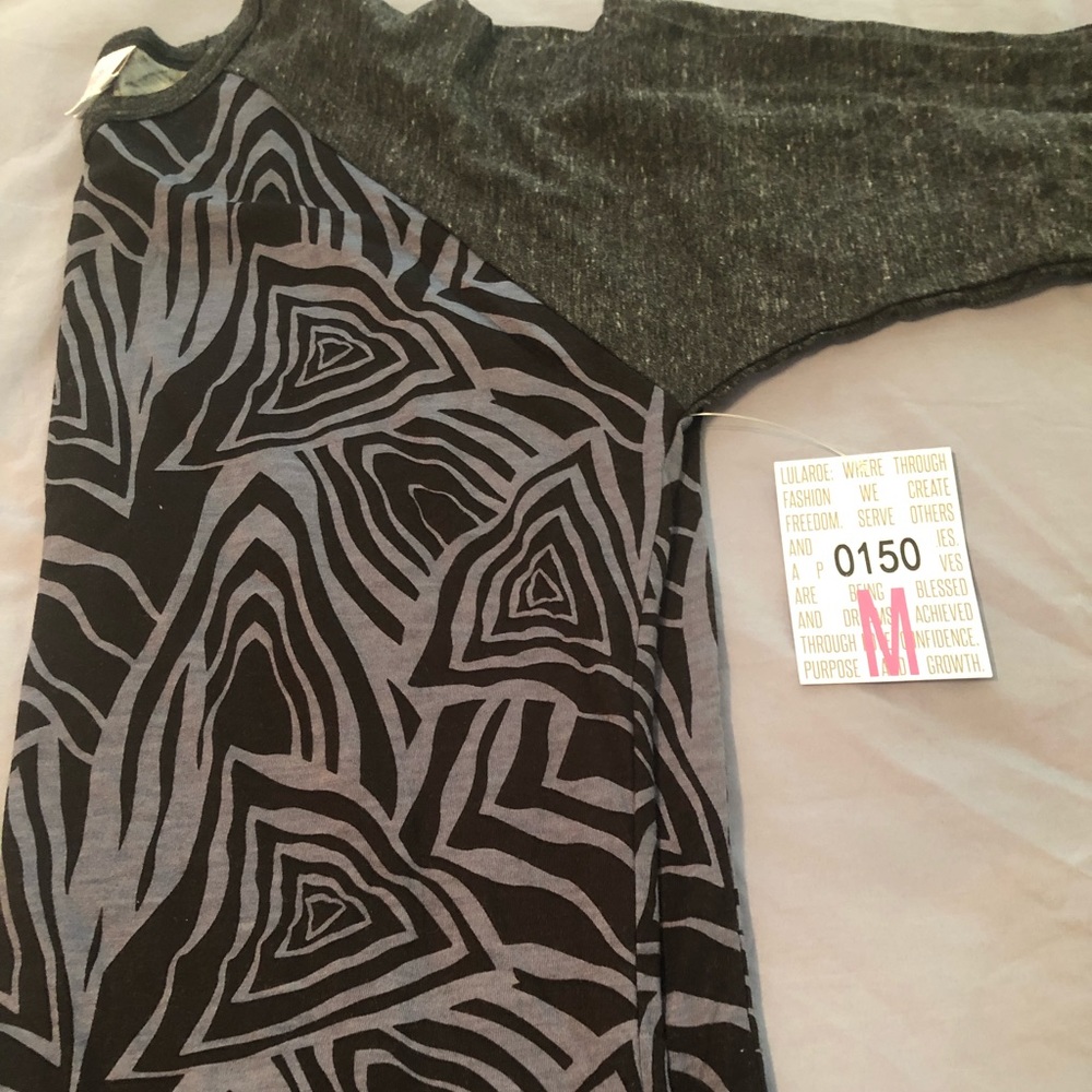 LuLaRoe Randy T - size Medium